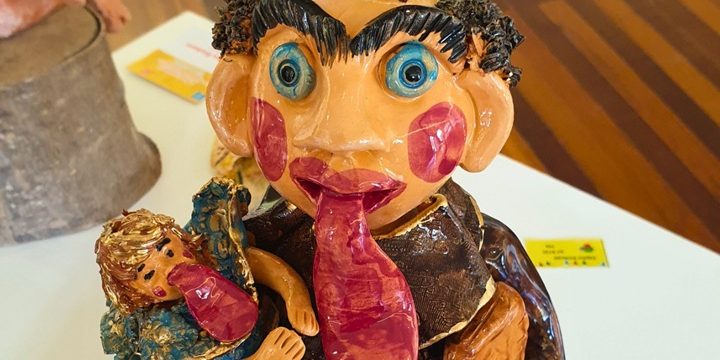 Exposição de Santos Populares conquista visitantes