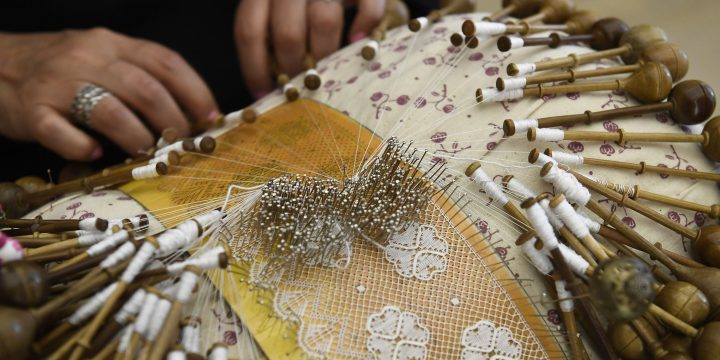 Rendas de Bilros em exposição no Museu de Arte Popular